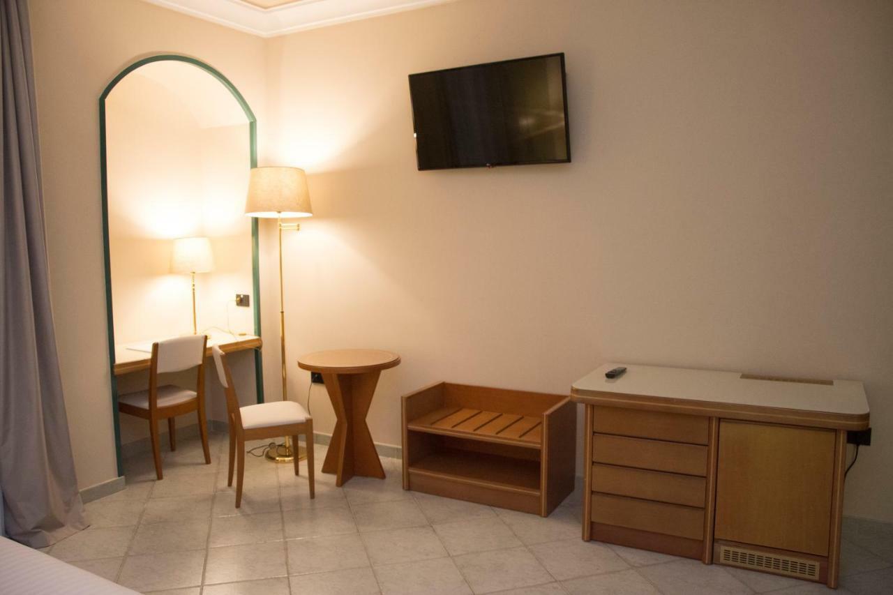 Hotel Commercio Battipaglia Exterior photo